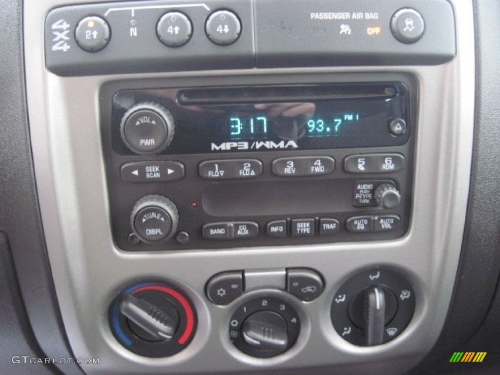 2011 GMC Canyon SLE Extended Cab 4x4 Controls Photos