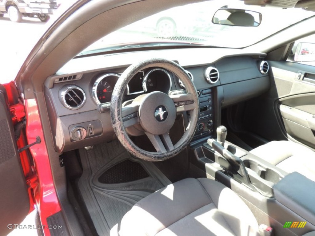 2007 Mustang V6 Premium Coupe - Torch Red / Light Graphite photo #11