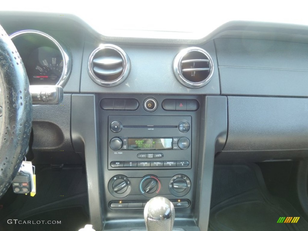 2007 Mustang V6 Premium Coupe - Torch Red / Light Graphite photo #16