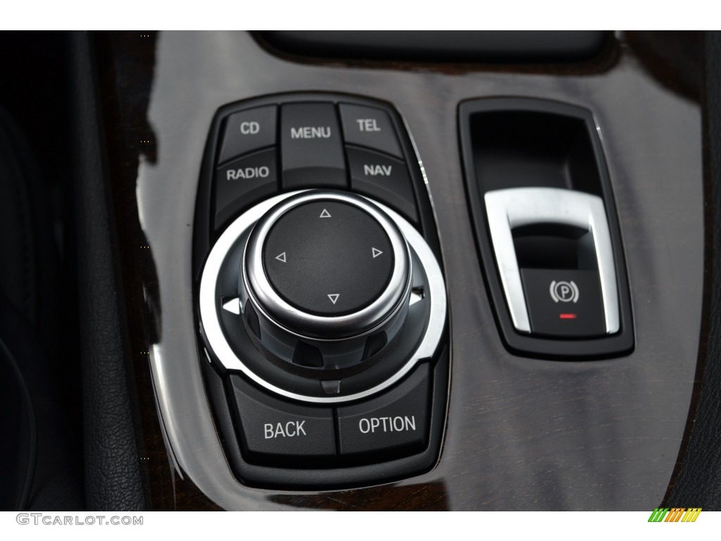 2011 BMW Z4 sDrive30i Roadster Controls Photo #78613806