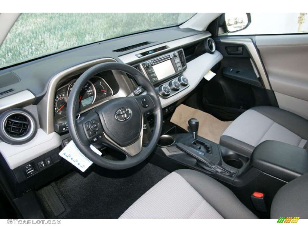 2013 RAV4 LE AWD - Black / Ash photo #5