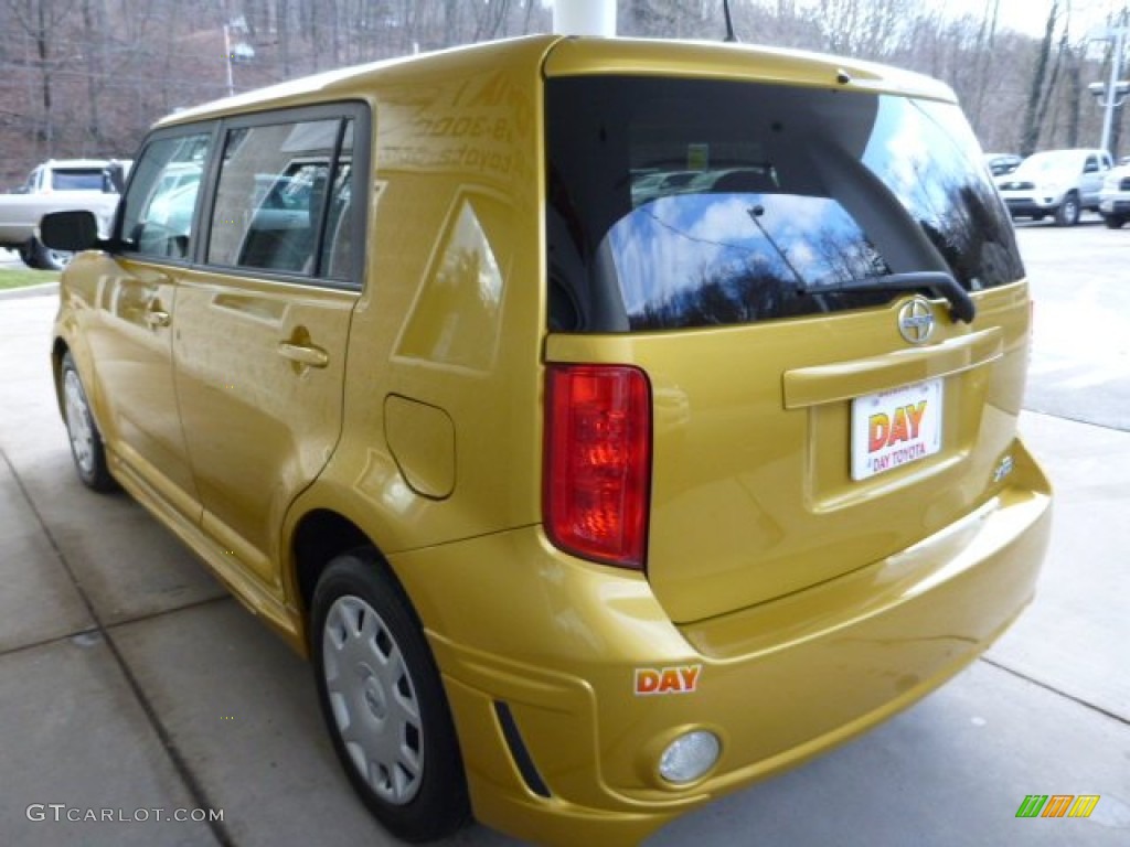 2008 xB Release Series 5.0 - Gold Rush Mica / Dark Gray photo #4