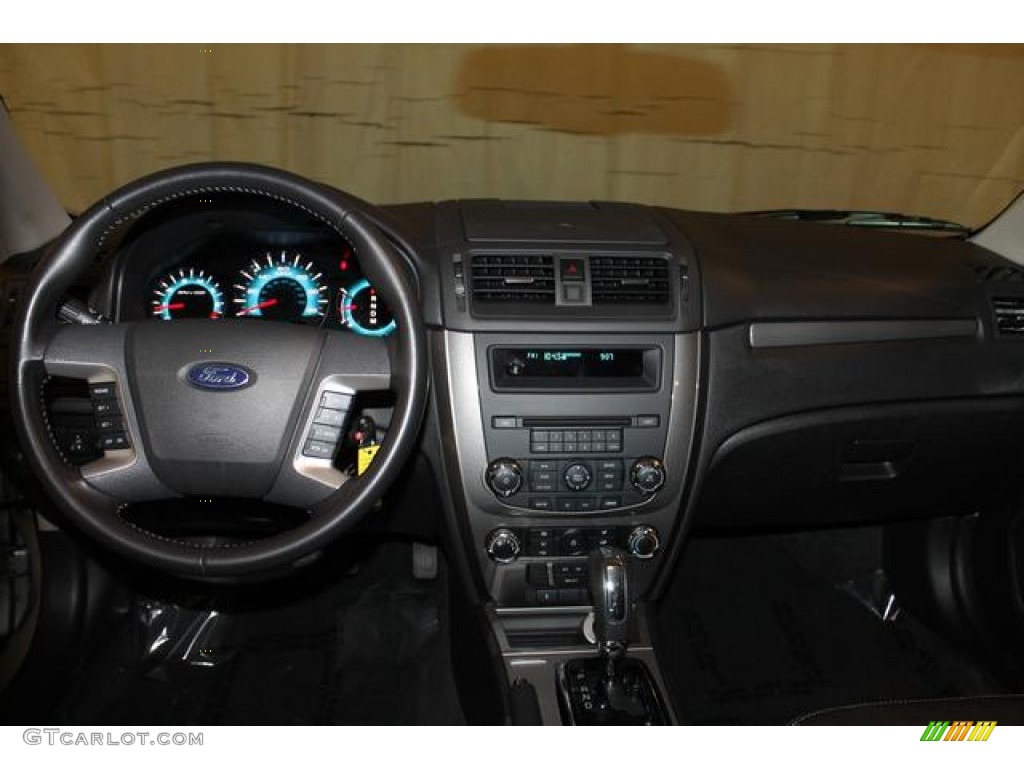 2010 Fusion Sport AWD - Brilliant Silver Metallic / Charcoal Black/Sport Black photo #19