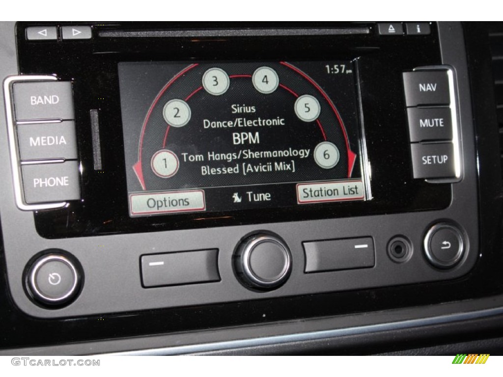 2013 Volkswagen Beetle TDI Convertible Controls Photo #78626058