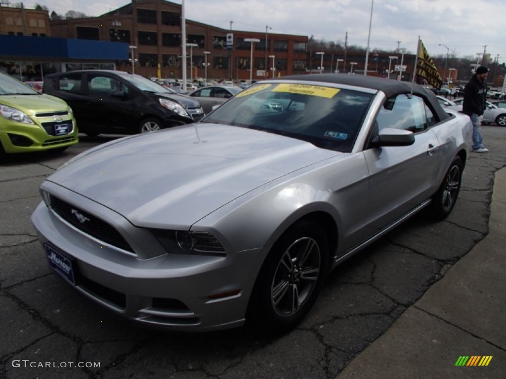 2013 Mustang V6 Premium Convertible - Ingot Silver Metallic / Charcoal Black photo #4