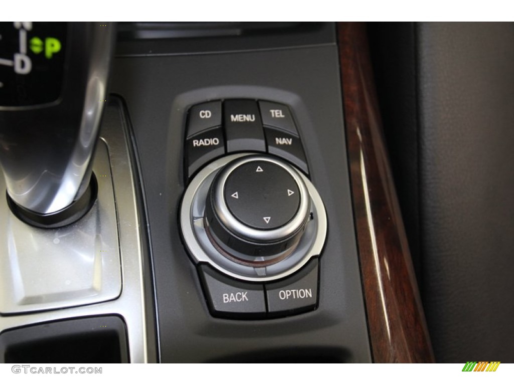 2012 BMW X5 xDrive35i Controls Photos