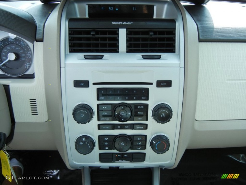 2010 Mercury Mariner I4 Controls Photo #78631191