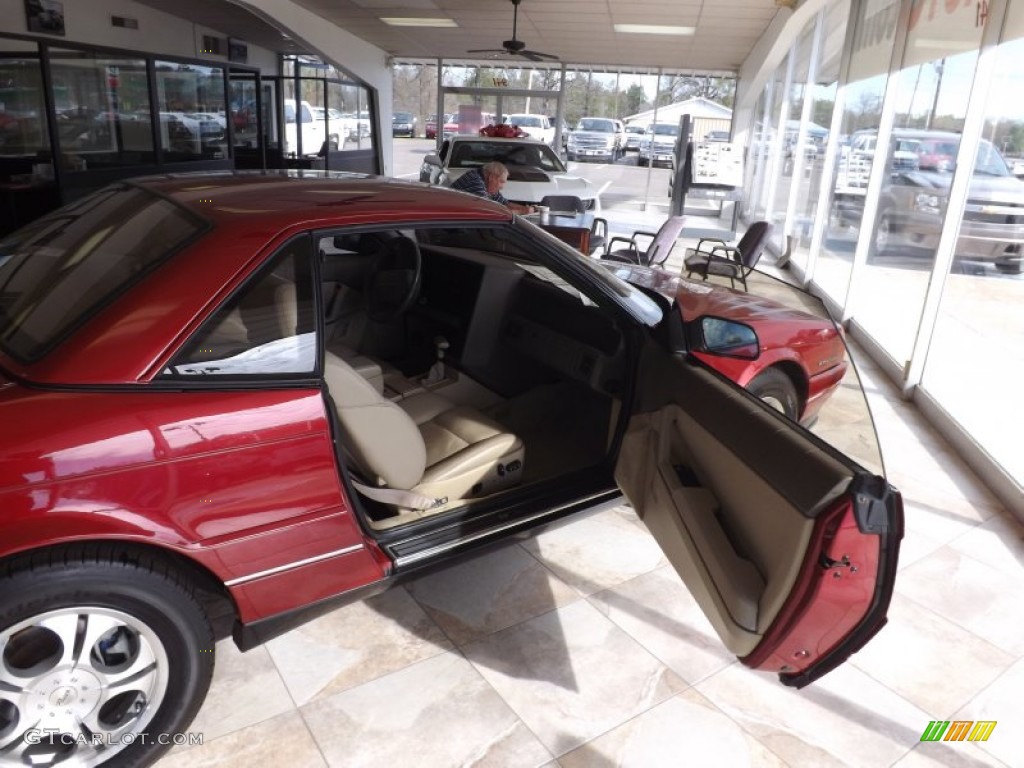 1993 Allante Convertible - Pearl Red / Natural Beige photo #7