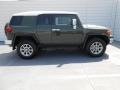 Army Green - FJ Cruiser 4WD Photo No. 3