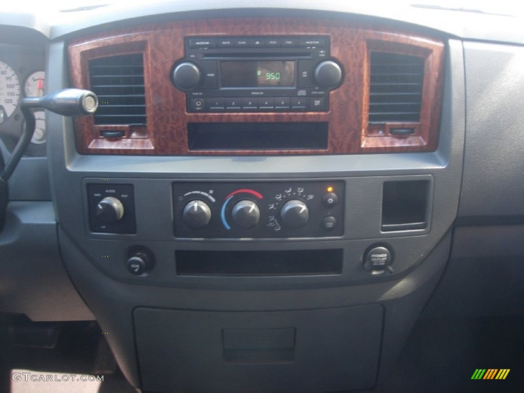 2006 Ram 1500 SLT Quad Cab 4x4 - Flame Red / Medium Slate Gray photo #3