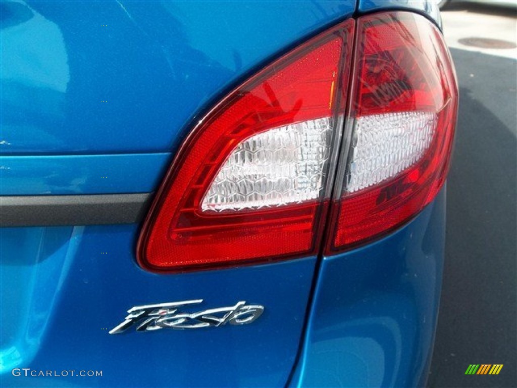 2013 Fiesta SE Sedan - Blue Candy / Charcoal Black/Light Stone photo #6