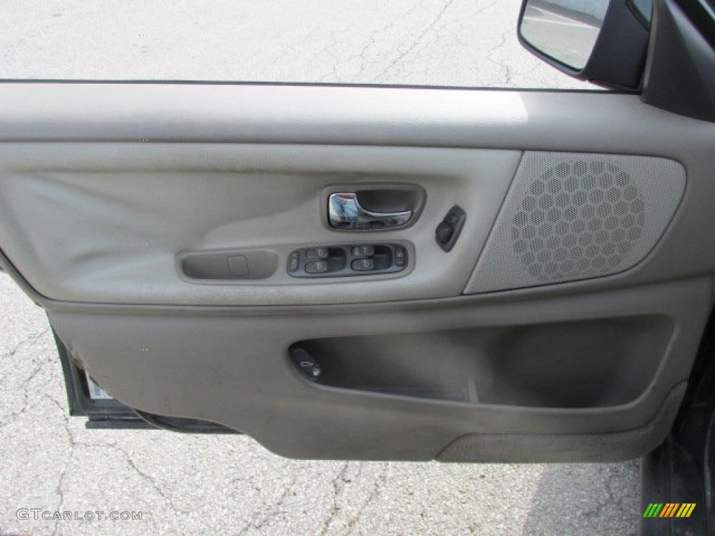 1999 Volvo V70 XC AWD Light Taupe Door Panel Photo #78641776