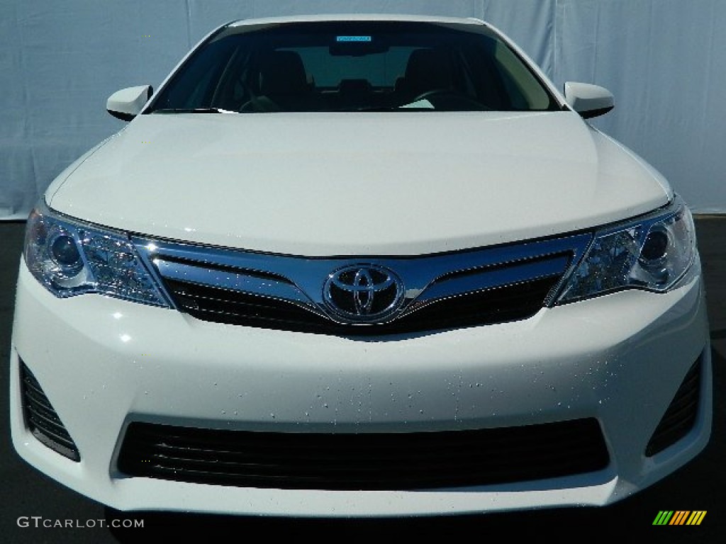 2013 Camry LE - Super White / Ivory photo #3