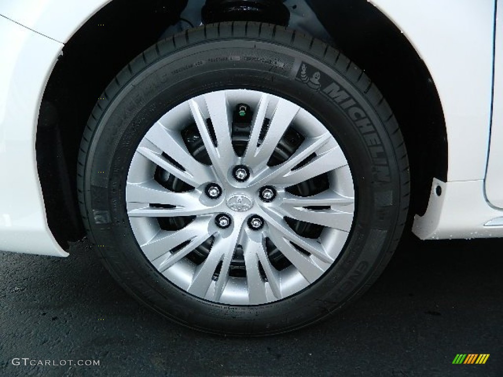 2013 Camry LE - Super White / Ivory photo #8