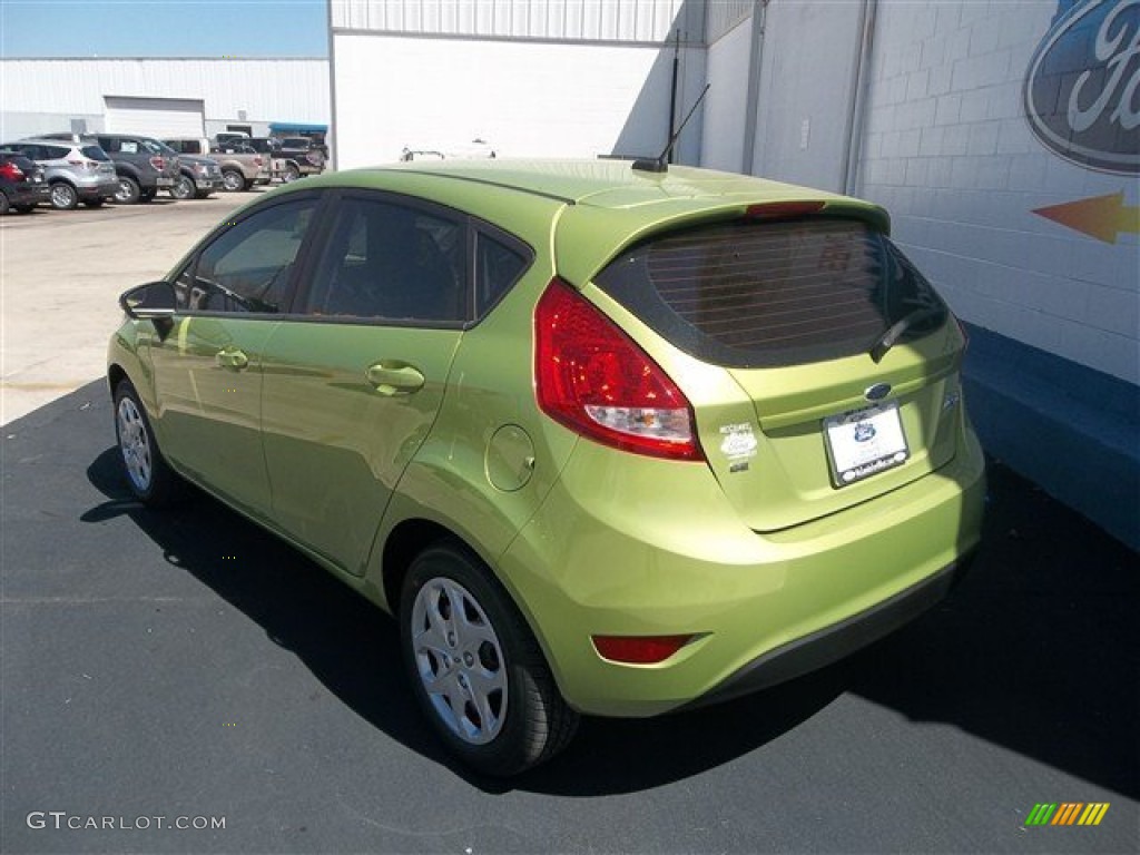 2013 Fiesta SE Hatchback - Lime Squeeze / Charcoal Black photo #4