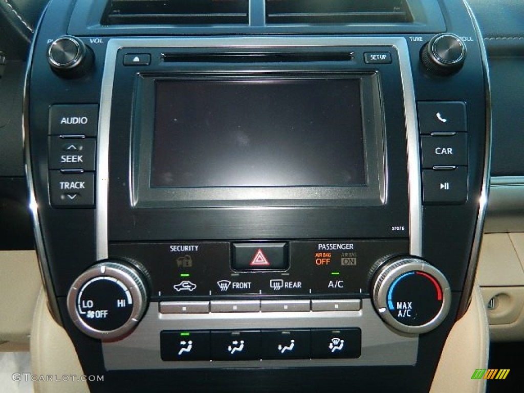 2013 Camry LE - Super White / Ivory photo #12