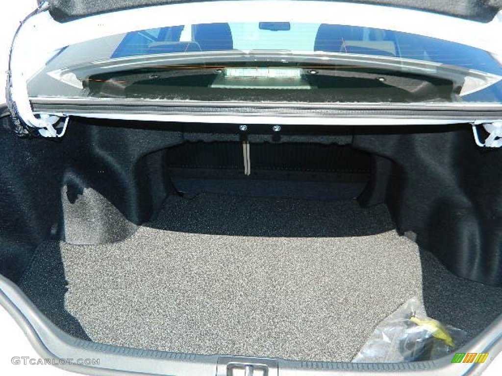 2013 Camry LE - Super White / Ivory photo #13