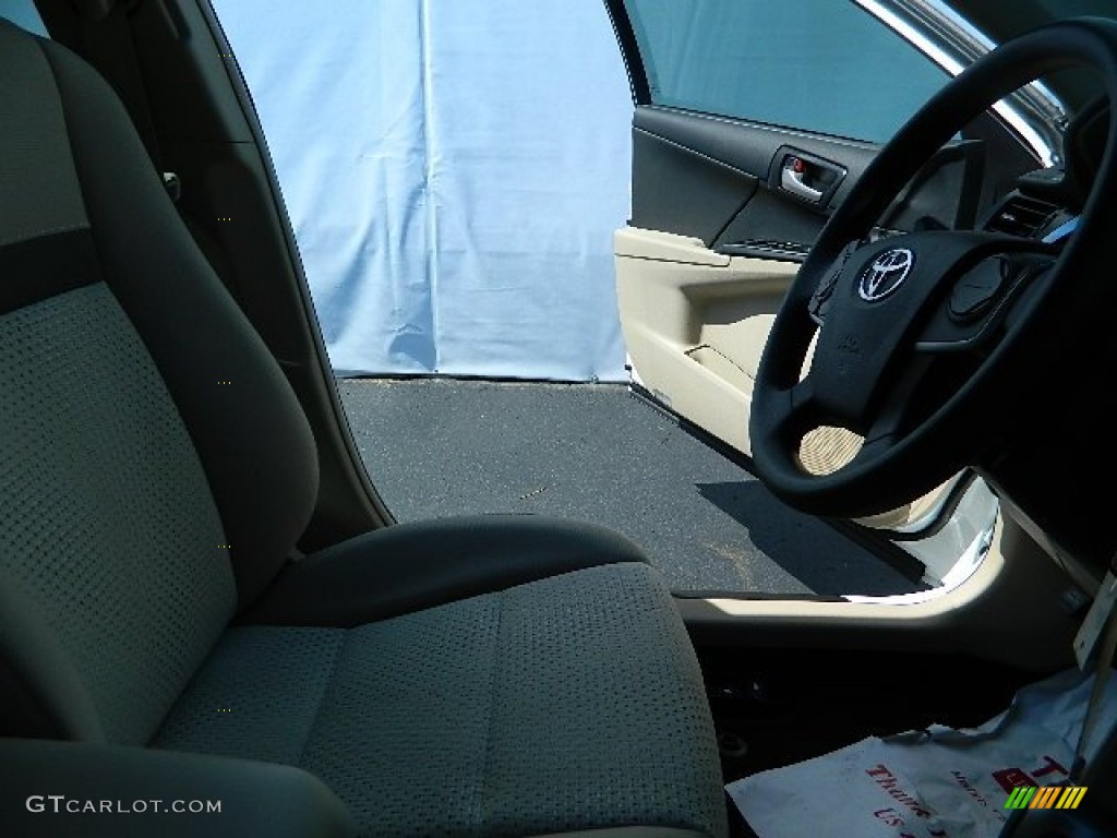 2013 Camry LE - Super White / Ivory photo #14