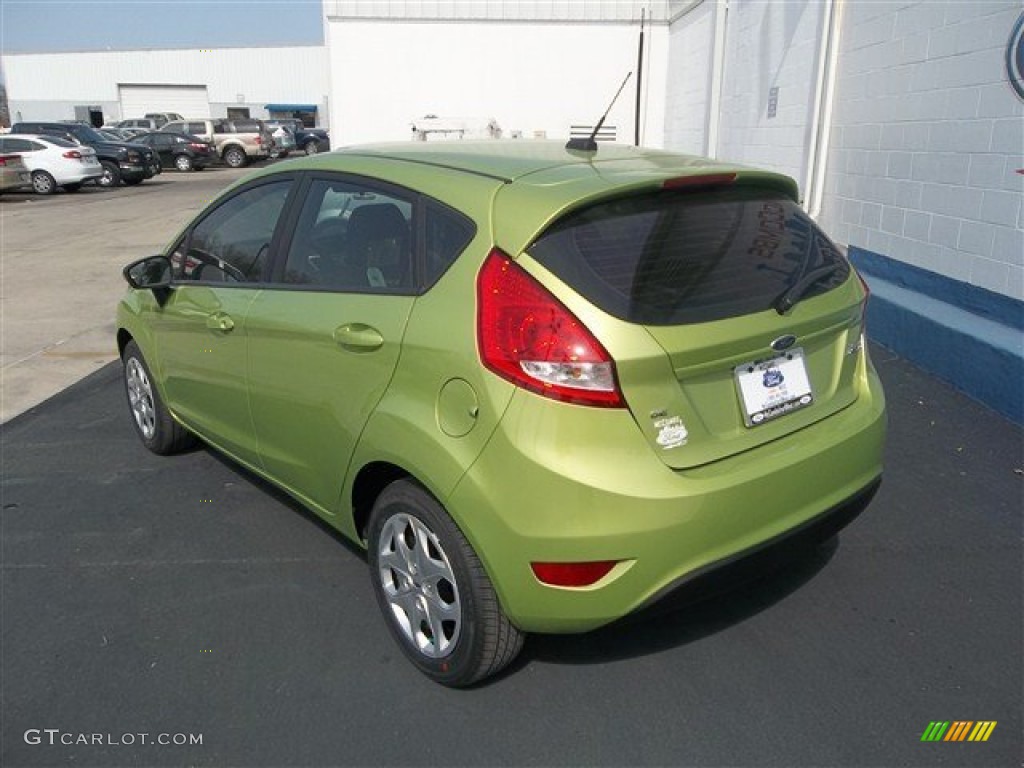2013 Fiesta SE Hatchback - Lime Squeeze / Charcoal Black photo #4