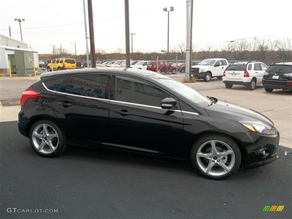 2013 Focus Titanium Hatchback - Tuxedo Black / Charcoal Black photo #9