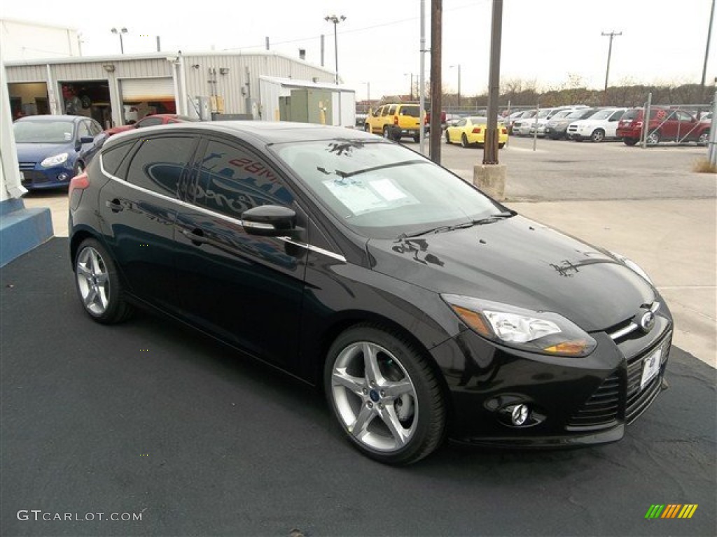 2013 Focus Titanium Hatchback - Tuxedo Black / Charcoal Black photo #10