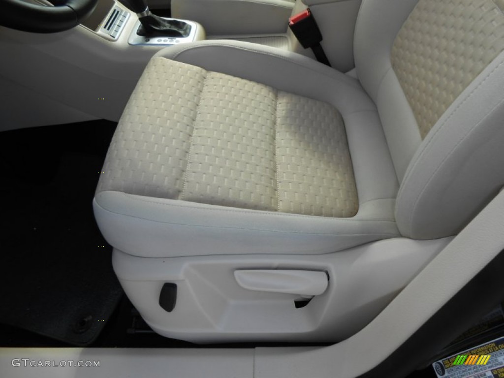 Sandstone Interior 2009 Volkswagen Tiguan SE Photo #78647089