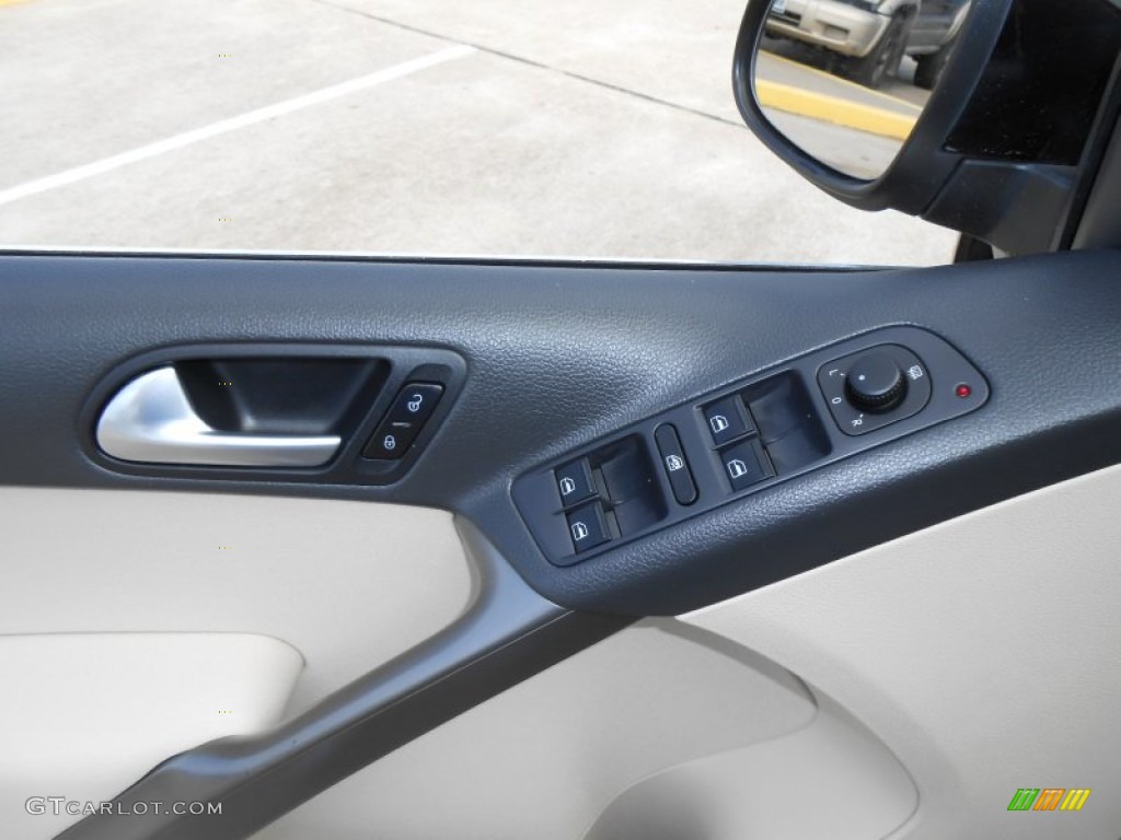 2009 Volkswagen Tiguan SE Controls Photo #78647474