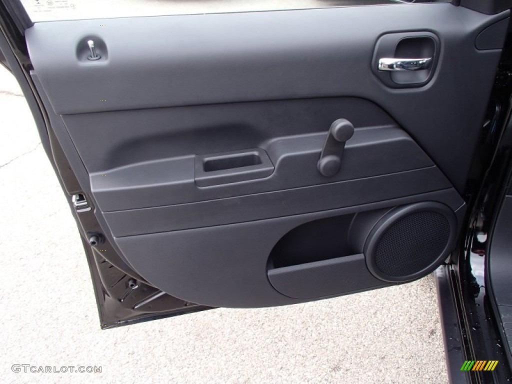2014 Jeep Patriot Sport 4x4 Dark Slate Gray Door Panel Photo #78648853