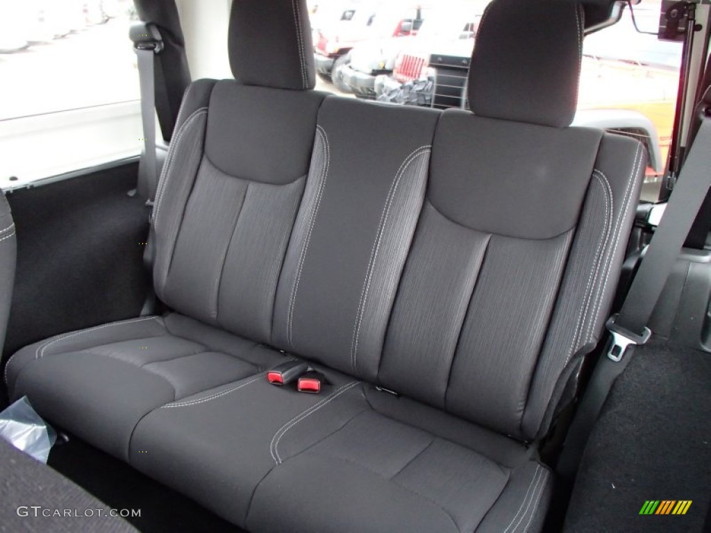 2013 Jeep Wrangler Rubicon 4x4 Rear Seat Photo #78649689