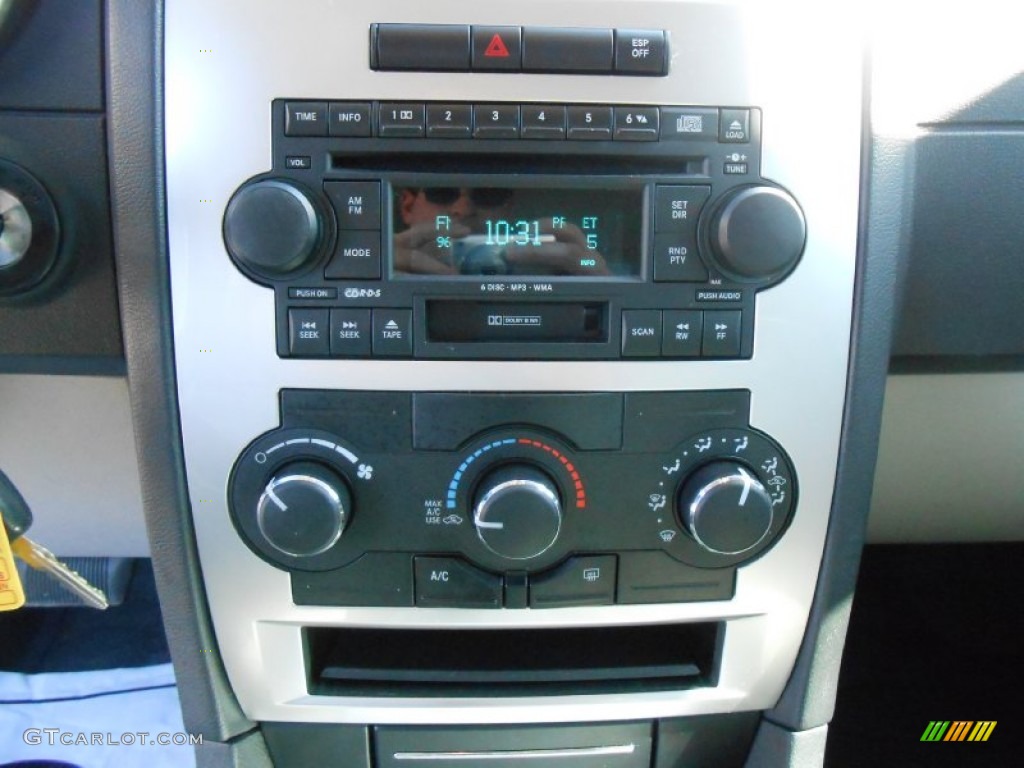 2006 Dodge Charger R/T Controls Photos