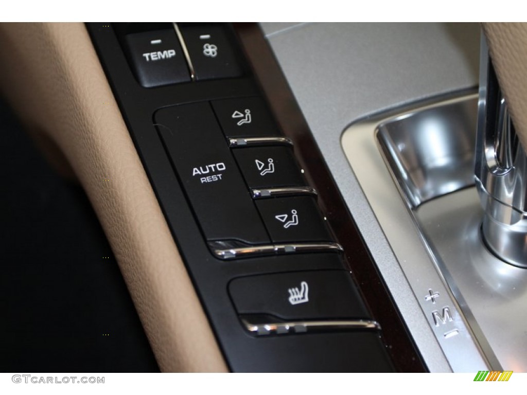 2013 Porsche Panamera V6 Controls Photo #78650161