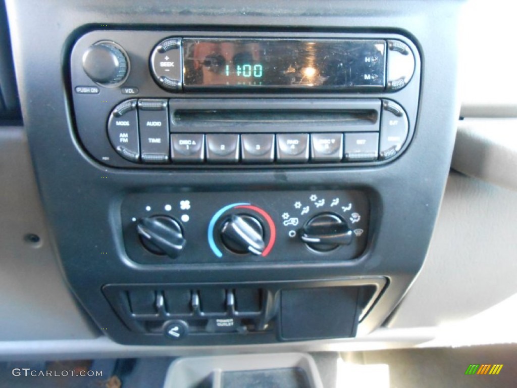 2005 Jeep Wrangler Sport 4x4 Controls Photo #78650354