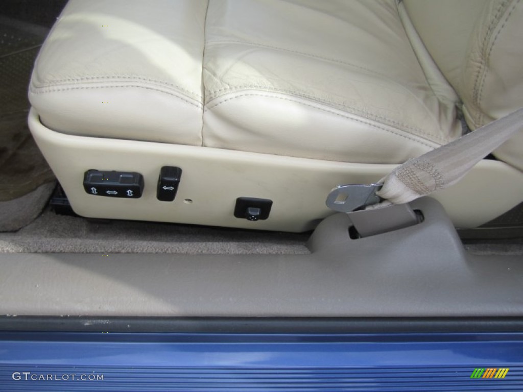 1995 Cadillac Eldorado Standard Eldorado Model Front Seat Photo #78650548