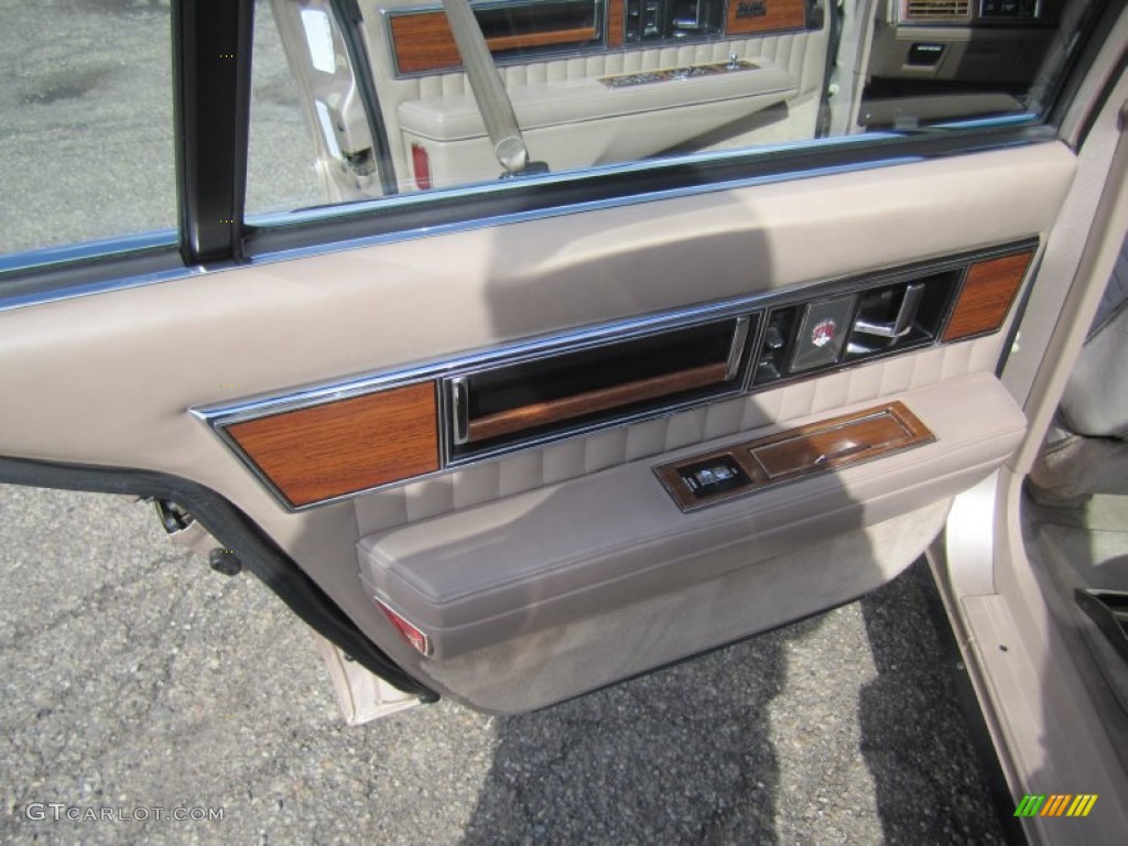 1990 Oldsmobile Ninety-Eight Regency Sedan Beige Door Panel Photo #78651677