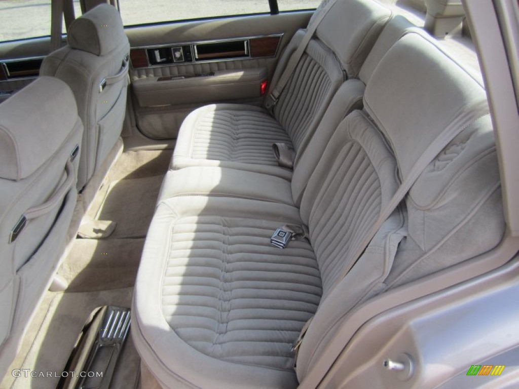 1990 Oldsmobile Ninety-Eight Regency Sedan Rear Seat Photo #78651694