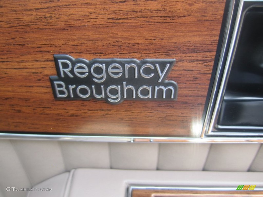 1990 Oldsmobile Ninety-Eight Regency Sedan Marks and Logos Photo #78651958