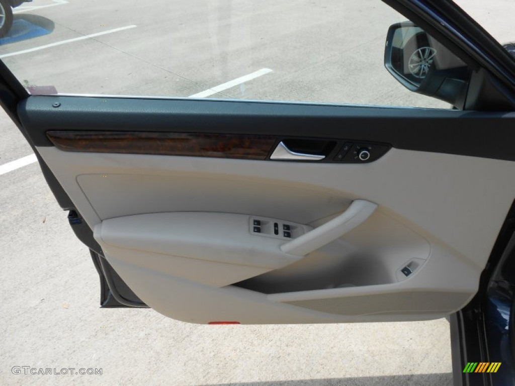 2013 Volkswagen Passat TDI SEL Cornsilk Beige Door Panel Photo #78652155