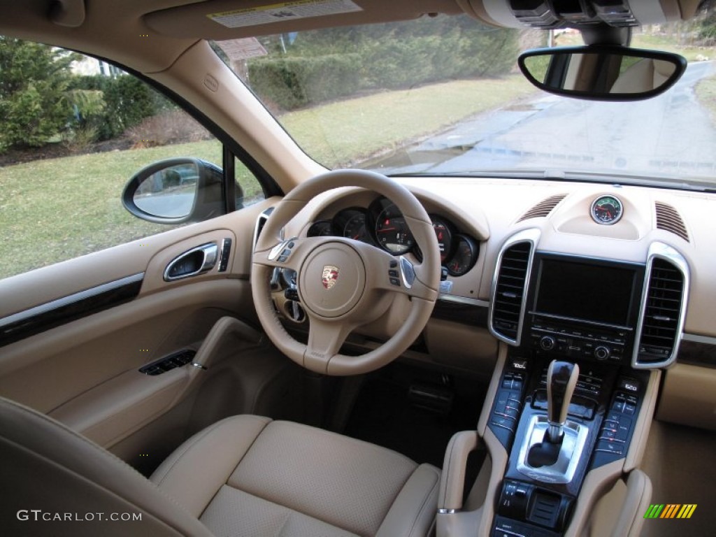 2013 Porsche Cayenne Diesel Luxor Beige Dashboard Photo #78652291