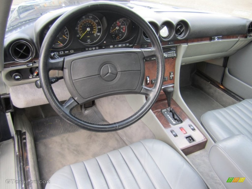 Gray Interior 1988 Mercedes-Benz SL Class 560 SL Roadster Photo #78652811