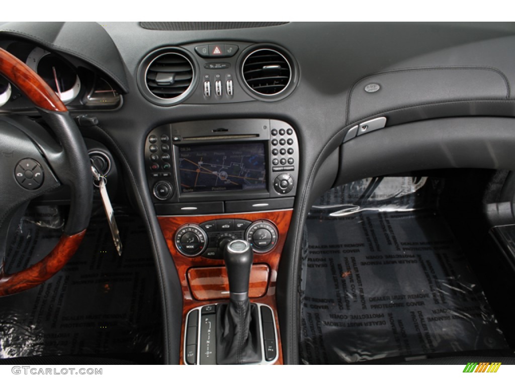 2009 Mercedes-Benz SL 550 Roadster Controls Photo #78655154