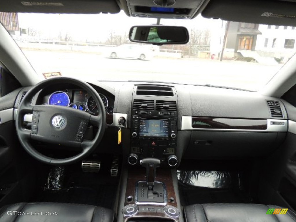 2004 Volkswagen Touareg V8 Anthracite Dashboard Photo #78655828