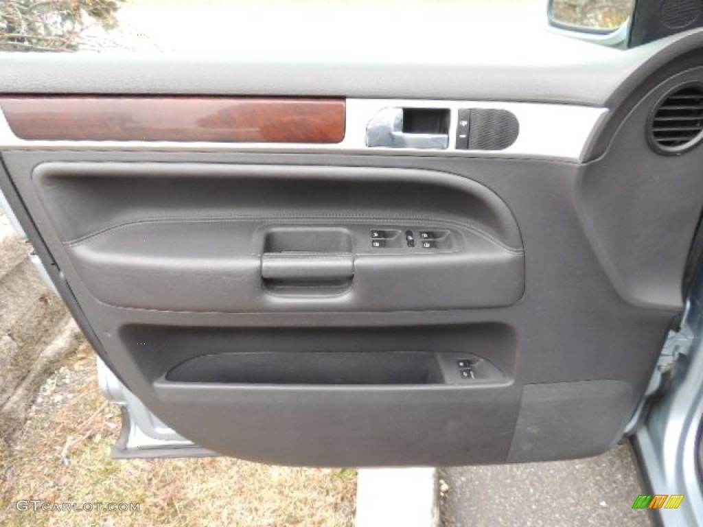 2004 Volkswagen Touareg V8 Anthracite Door Panel Photo #78655846