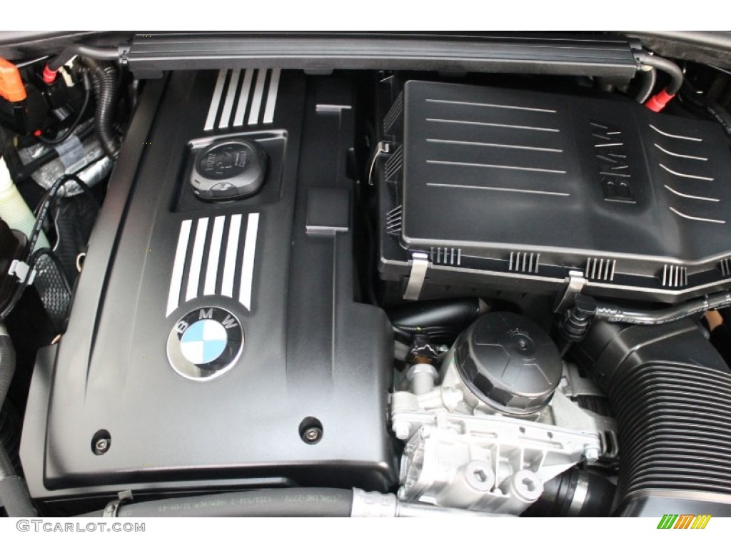 2010 BMW 3 Series 335i Sedan Engine Photos