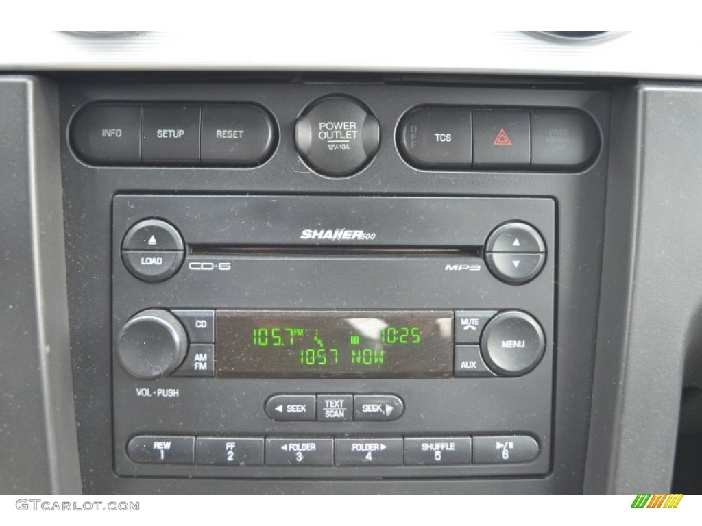 2007 Ford Mustang GT Premium Coupe Audio System Photo #78658375