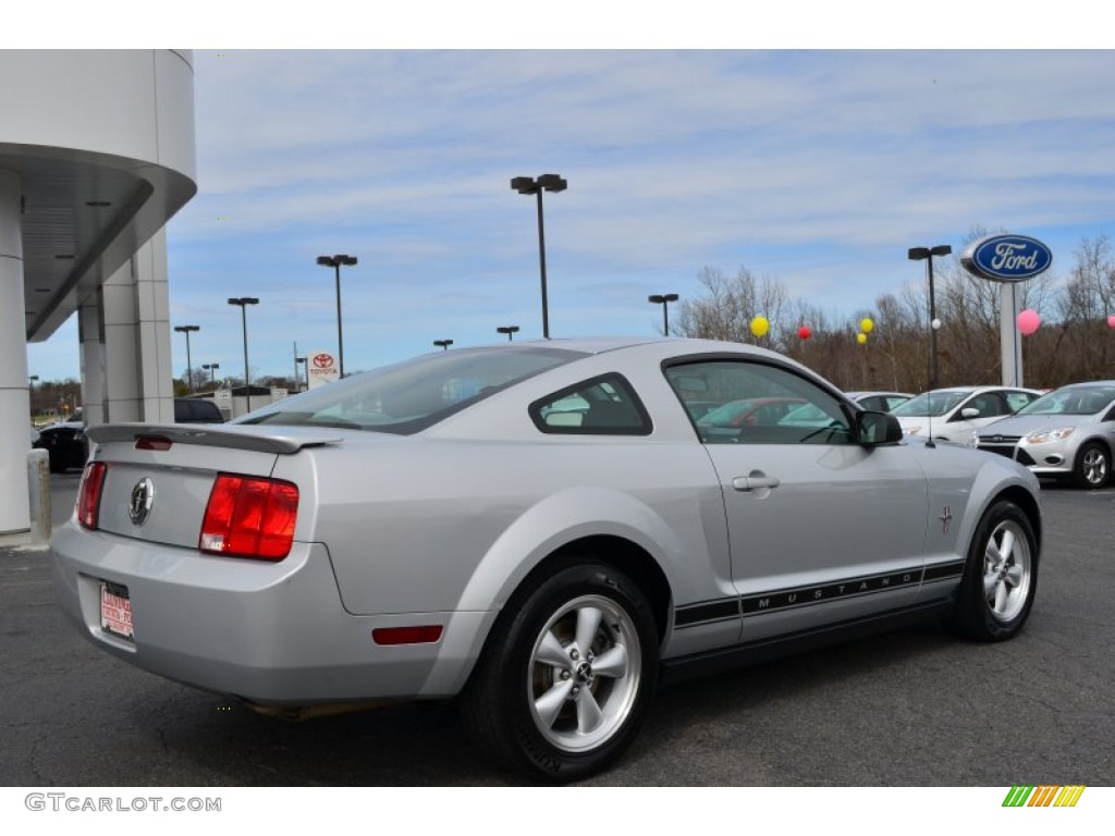 2007 Mustang V6 Deluxe Coupe - Satin Silver Metallic / Light Graphite photo #3