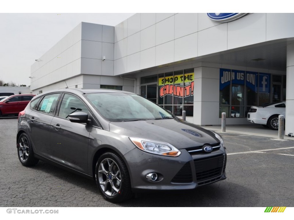 2013 Focus SE Hatchback - Sterling Gray / Charcoal Black photo #1