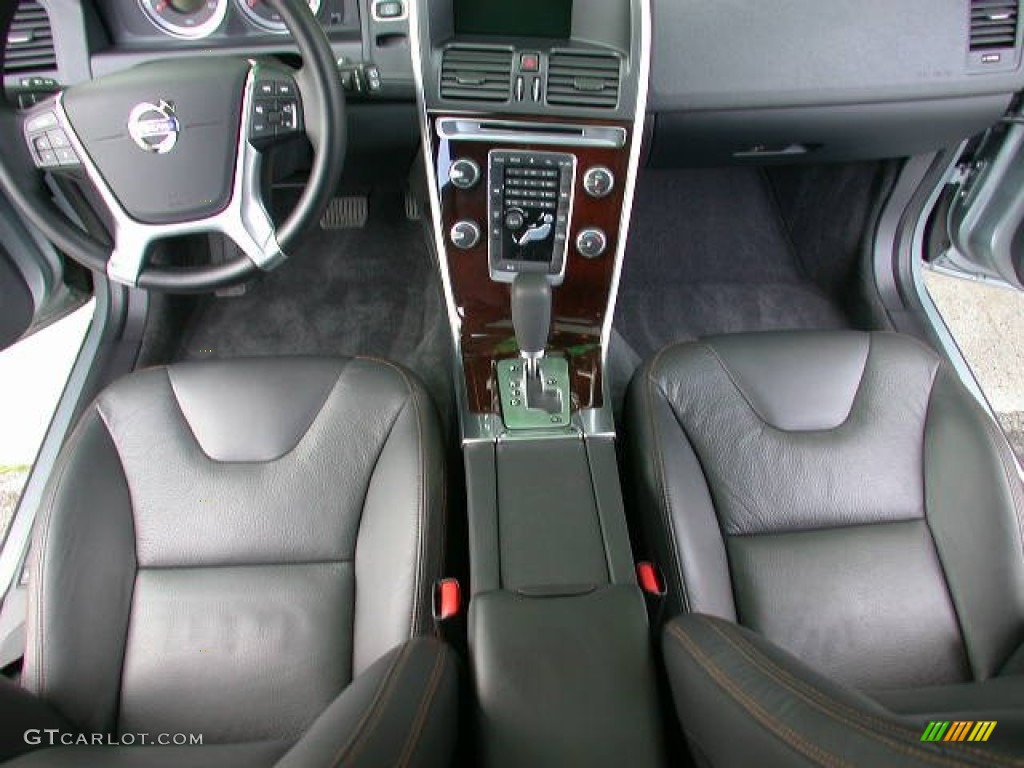 2012 Volvo XC60 3.2 AWD Controls Photo #78660304