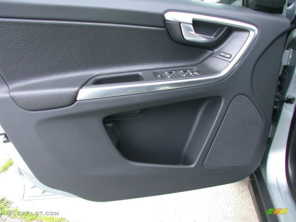 2012 Volvo XC60 3.2 AWD Off Black Door Panel Photo #78660373