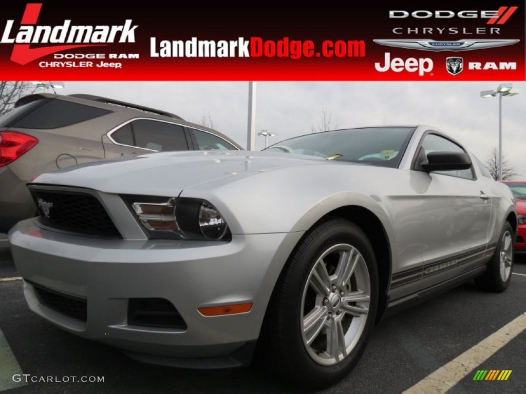 Brilliant Silver Metallic Ford Mustang