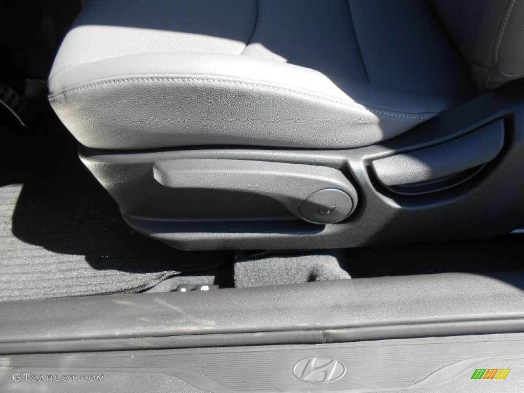 2013 Elantra Coupe SE - Titanium Gray Metallic / Gray photo #21